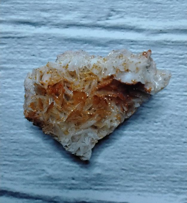 Vanadinite sur barytine 